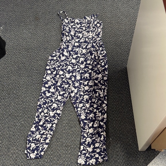 Old navy cropped jumpsuit xs // 071301 - Picture 1 of 2